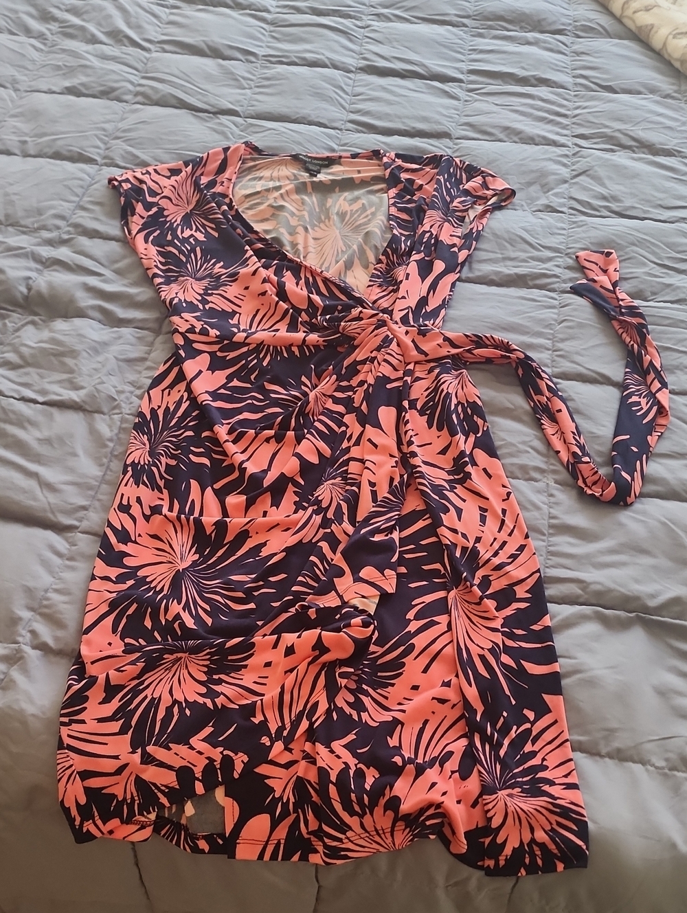 Maggy London Coral and Navy Floral Wrap Midi Dress